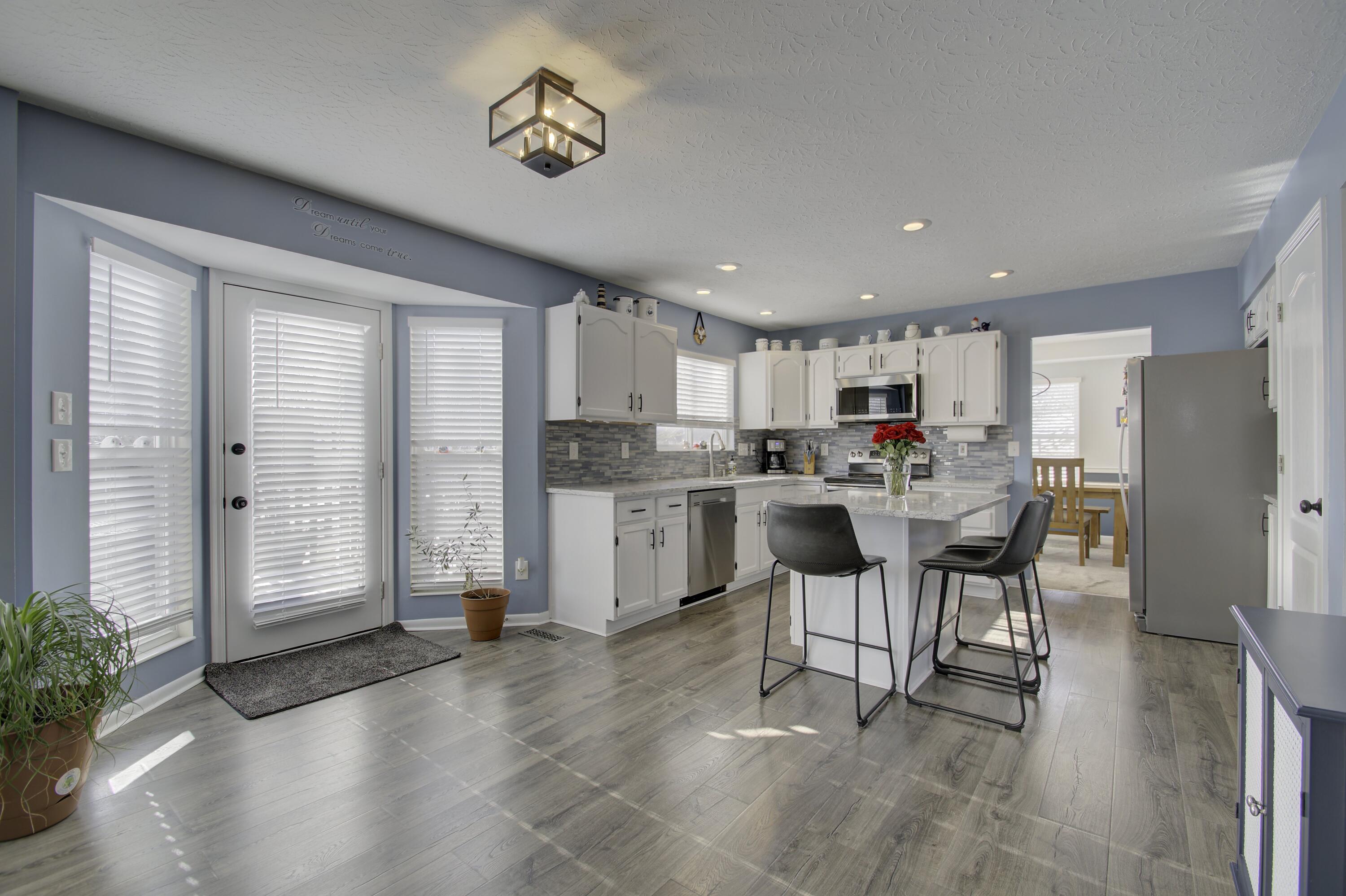 9078 Georgian Court