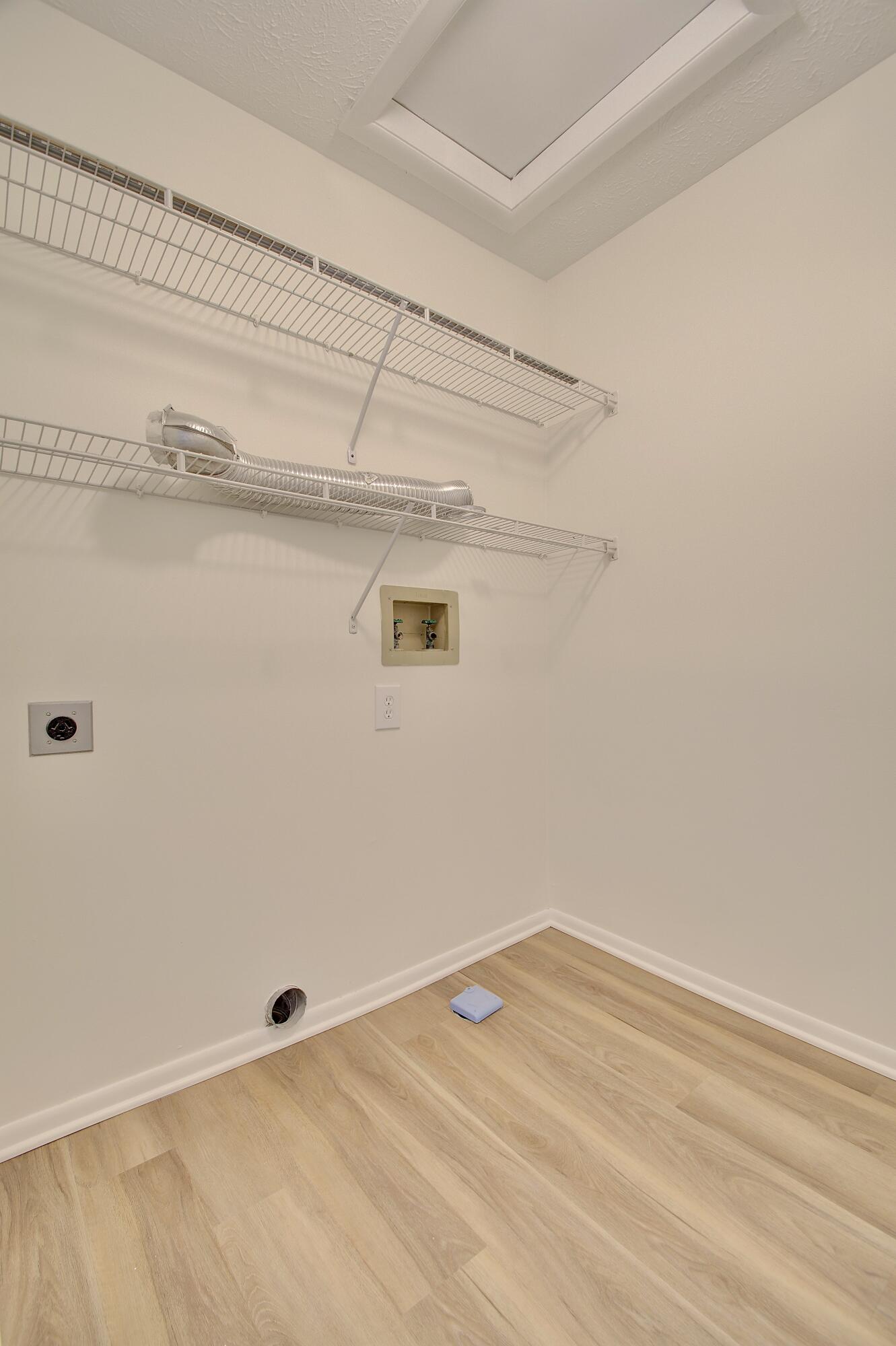 279 Saxony Drive Drive