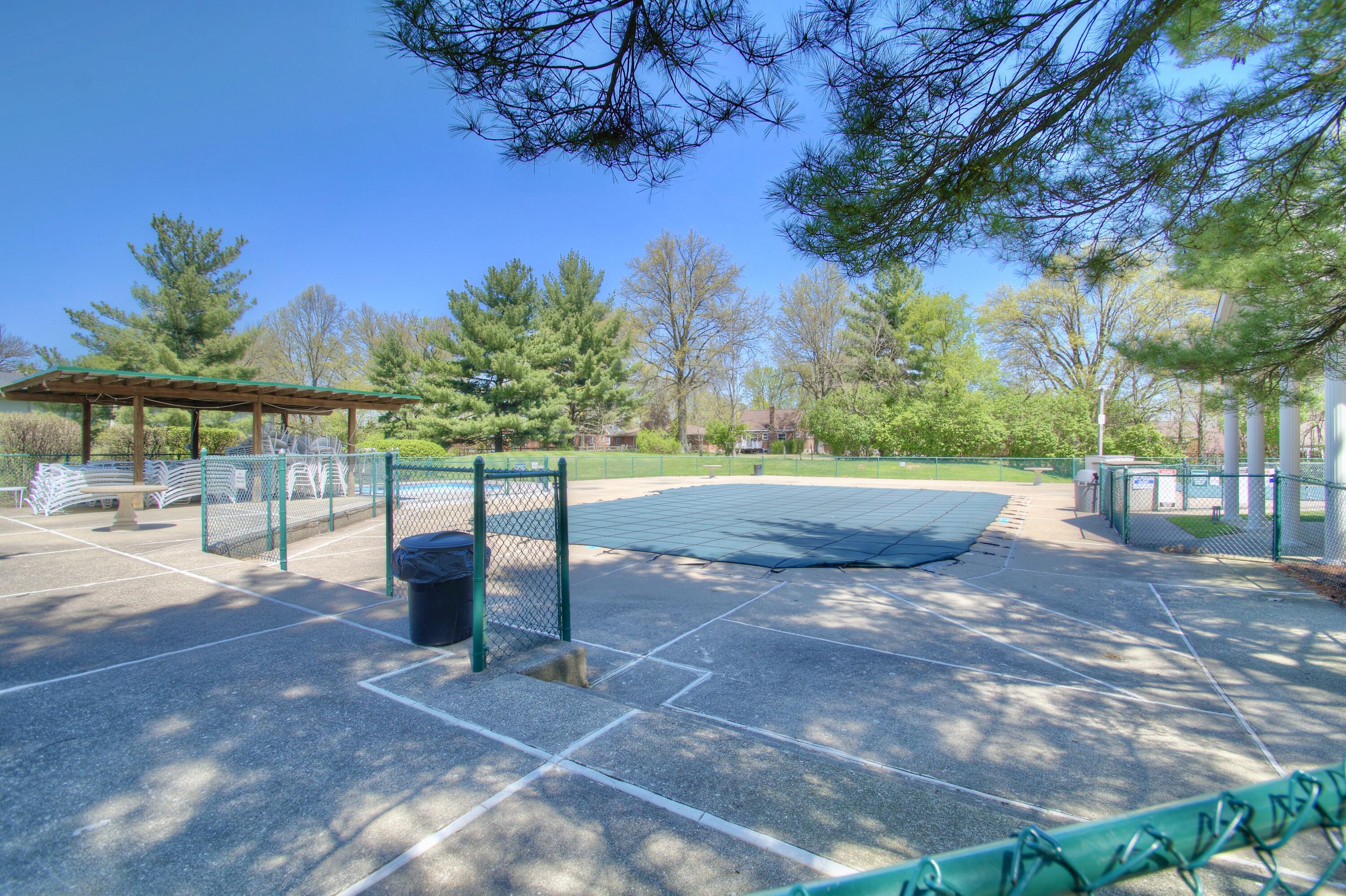 279 Saxony Drive Drive