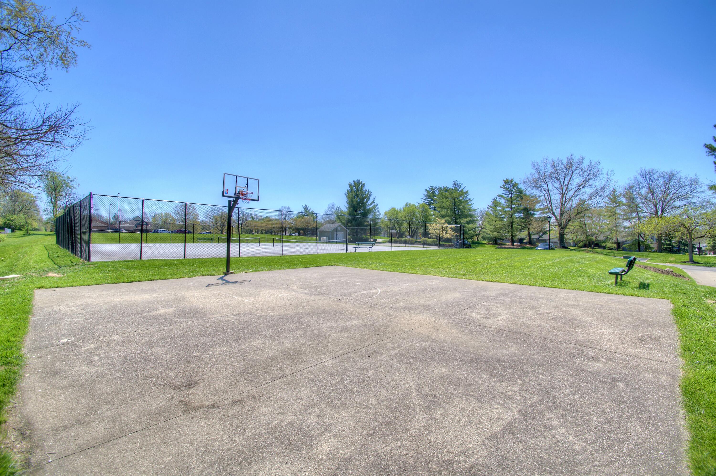 279 Saxony Drive Drive