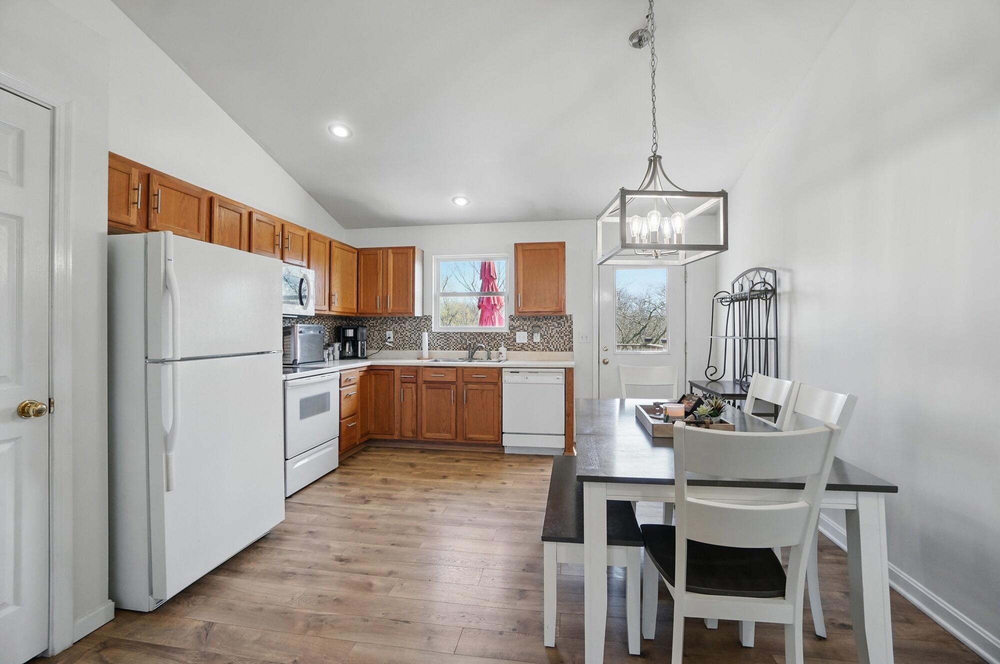 1401 Central Row Road