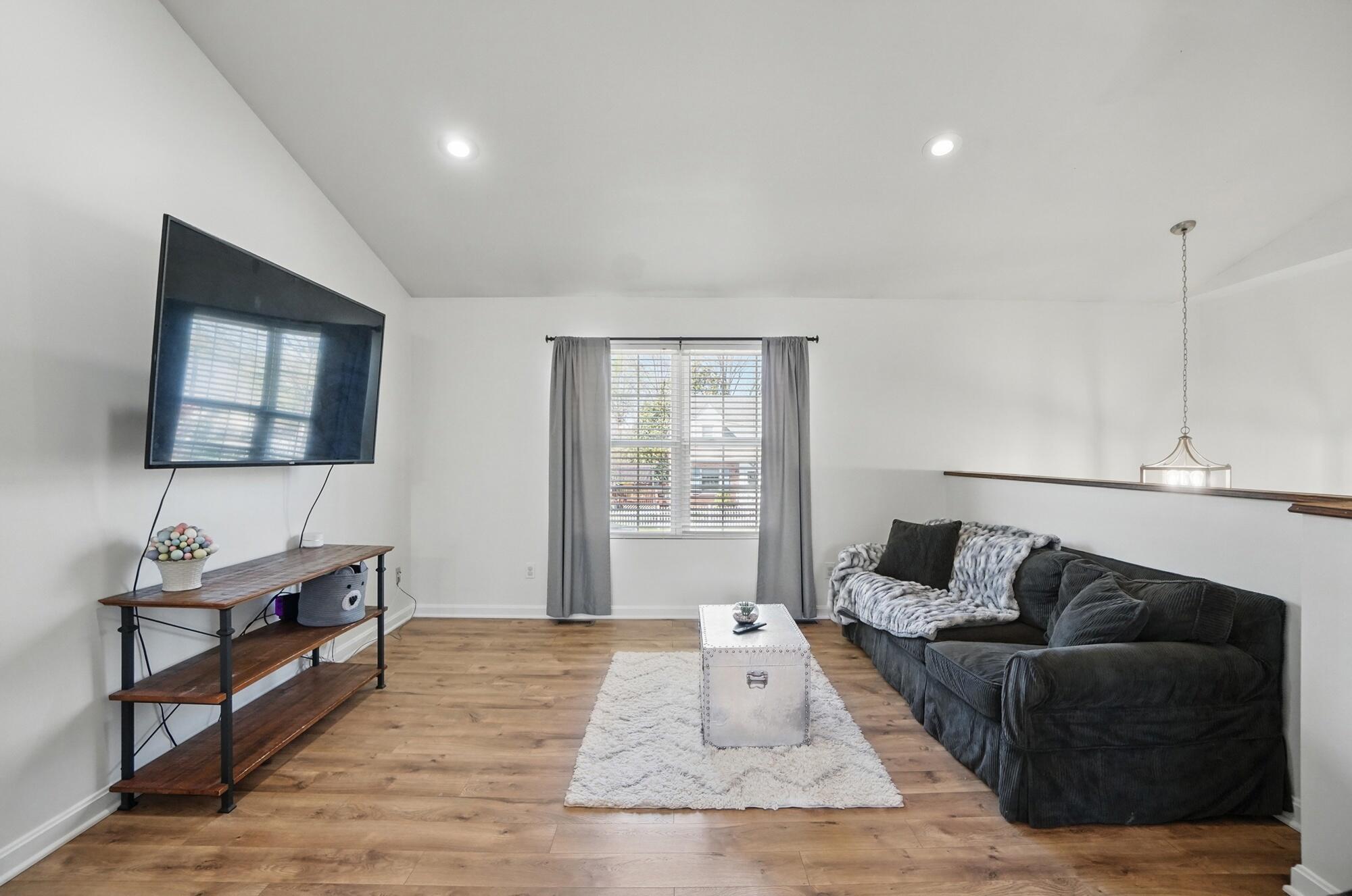 1401 Central Row Road