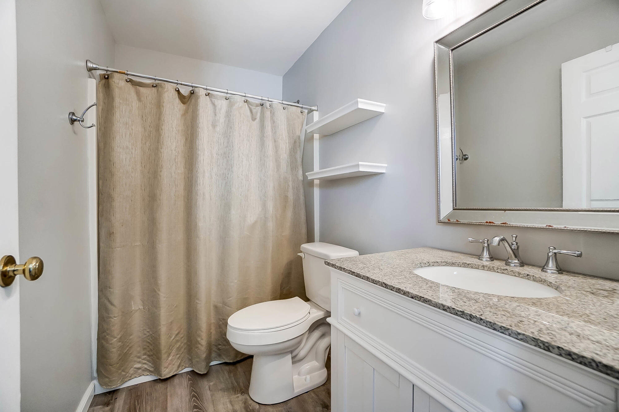 1401 Central Row Road