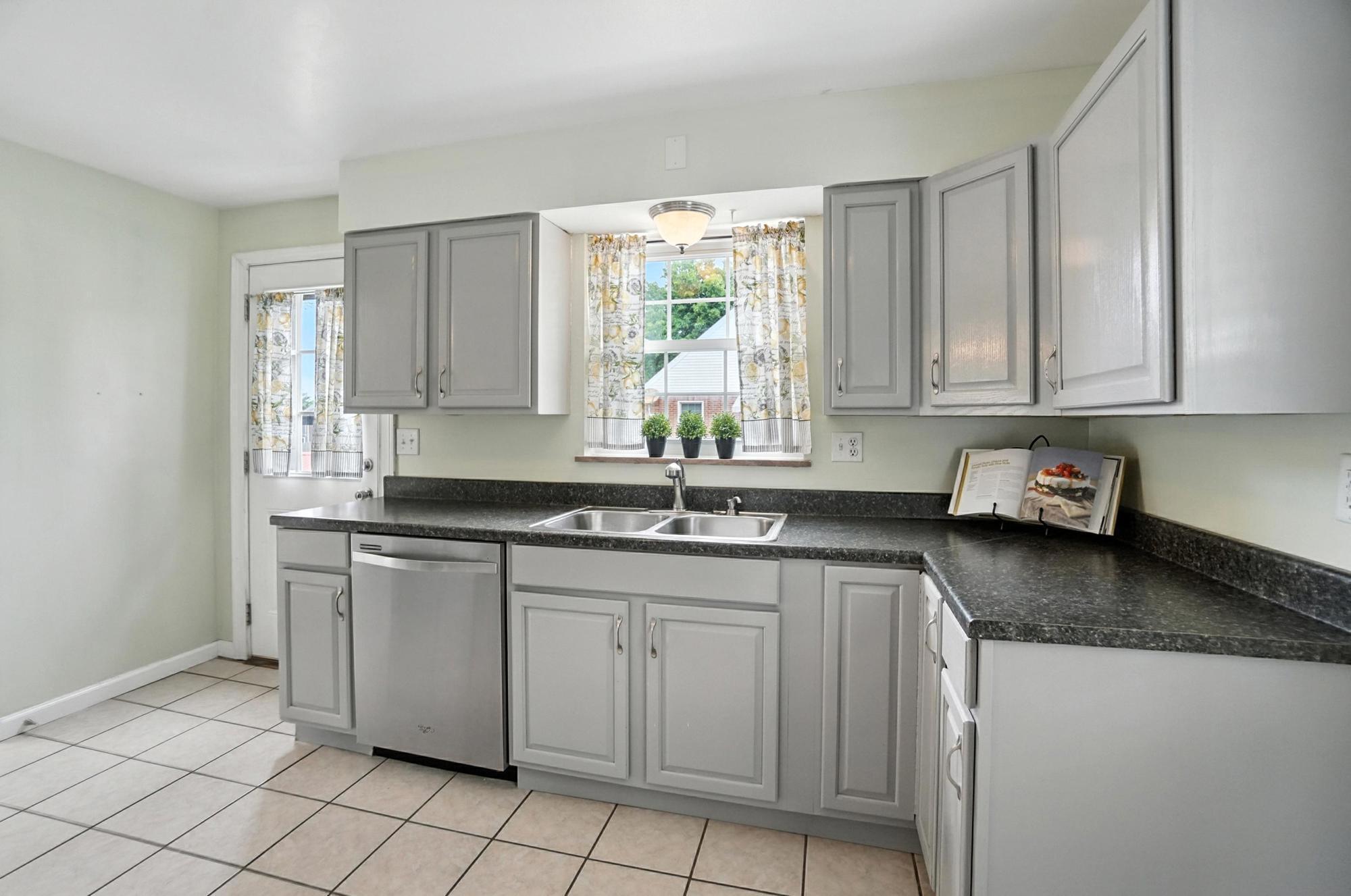 2833 Coral Drive