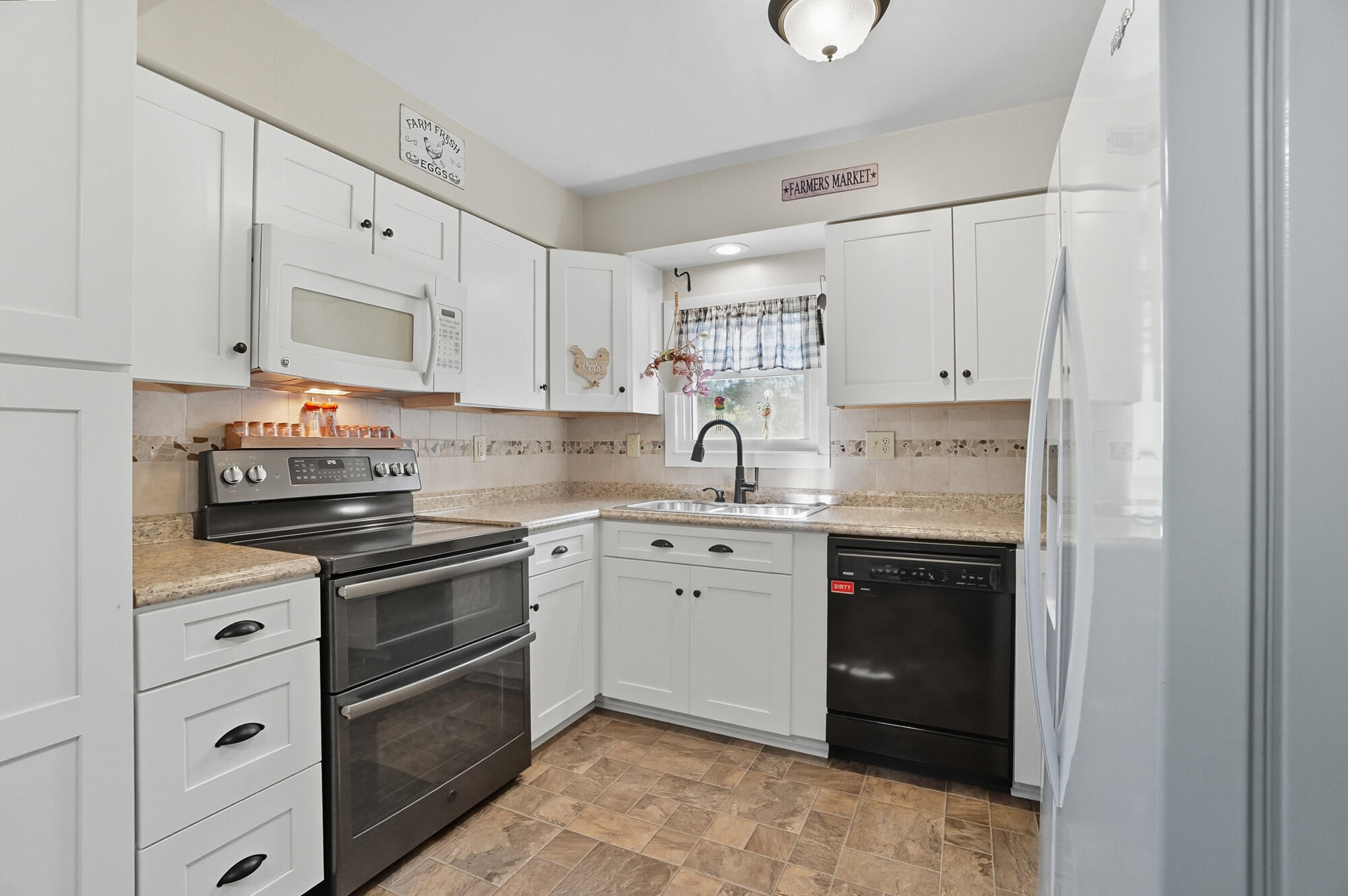 6214 Ridgewood Court, Florence