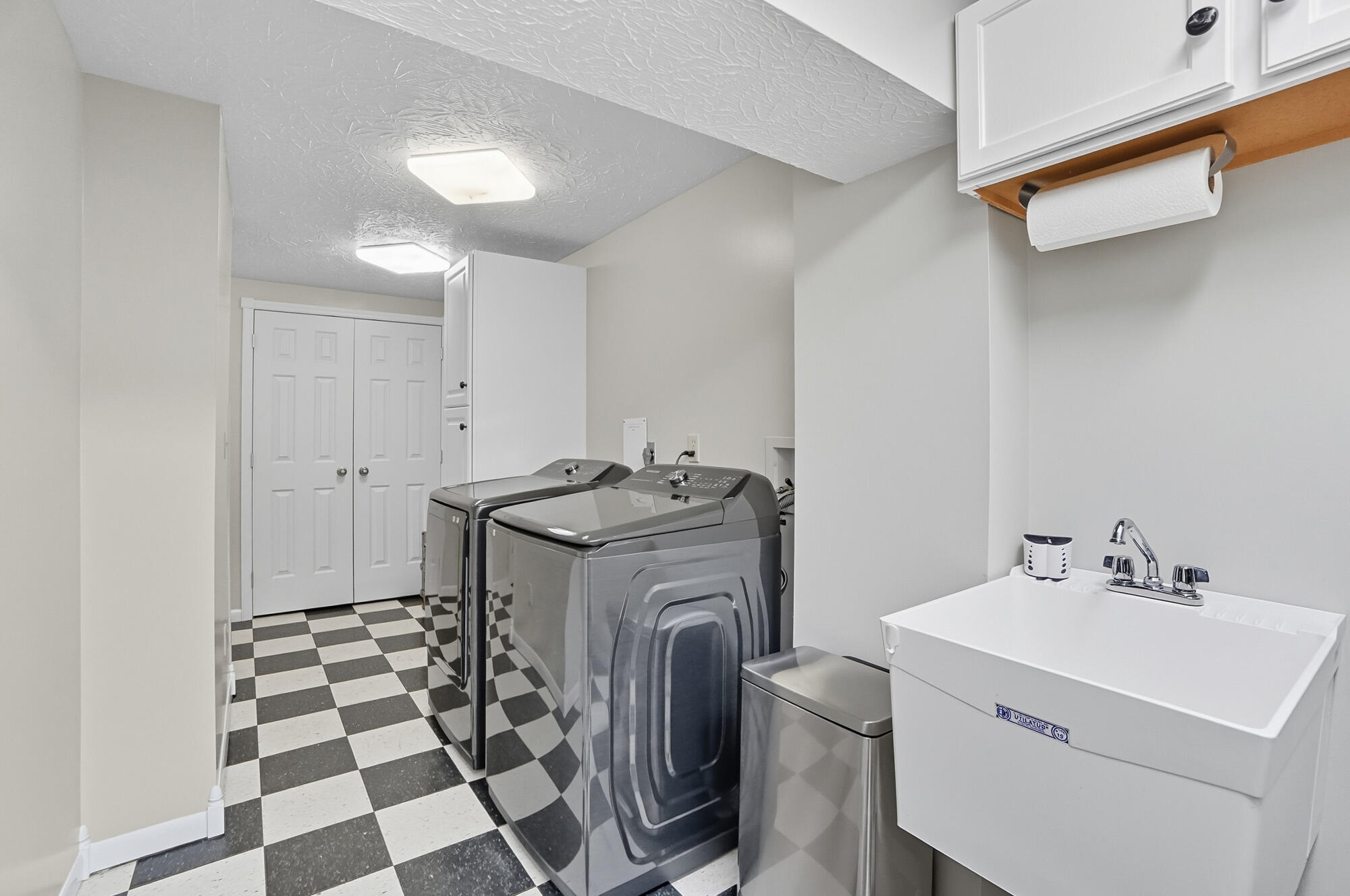 6214 Ridgewood Court, Florence