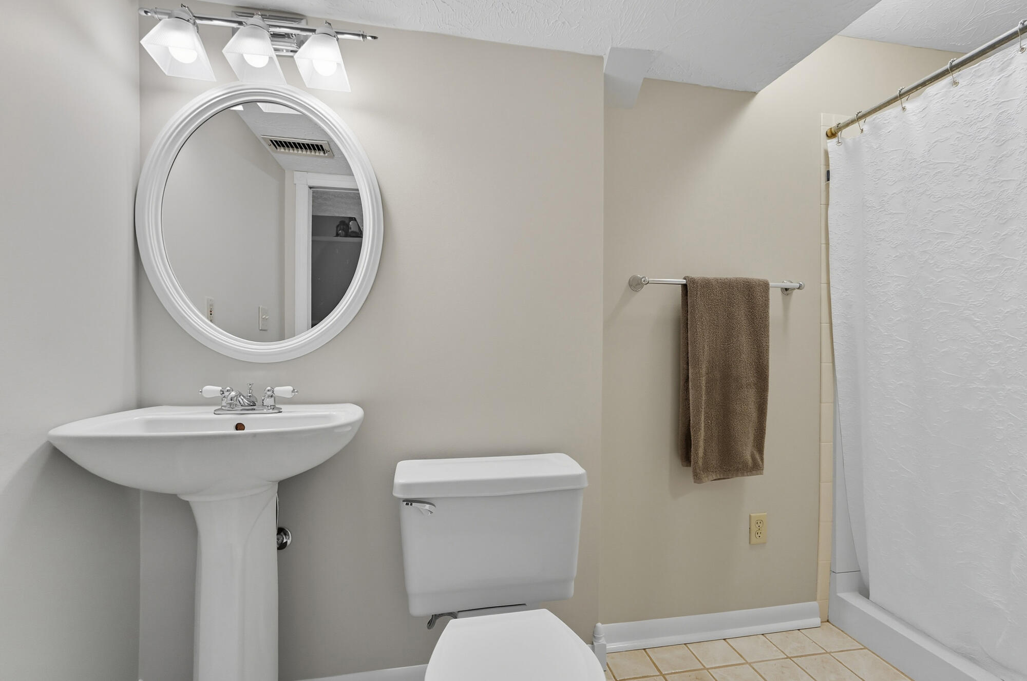 6214 Ridgewood Court, Florence