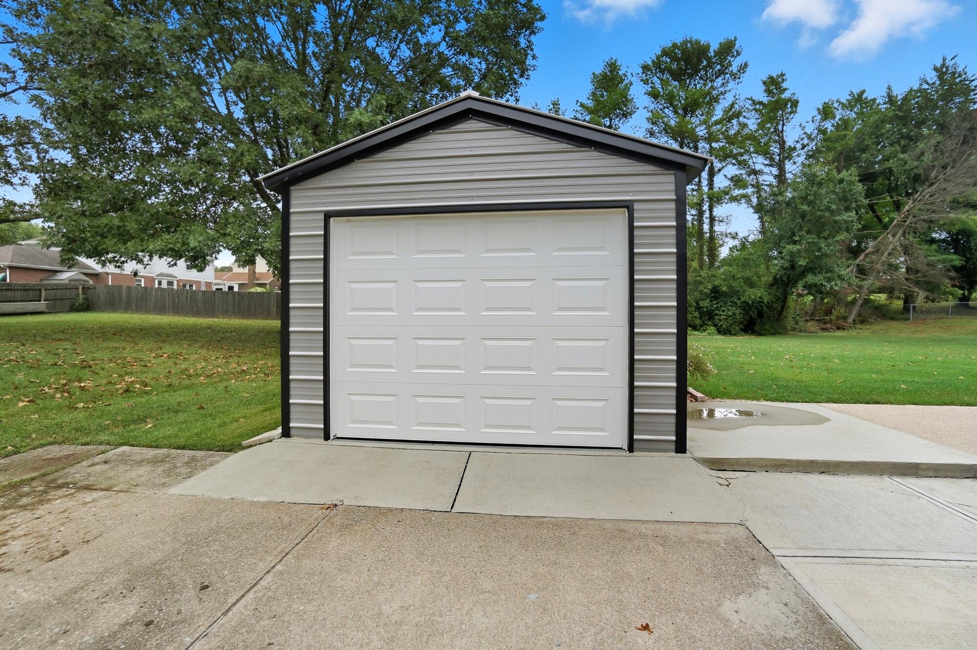 1316 Ashford Drive, Florence
