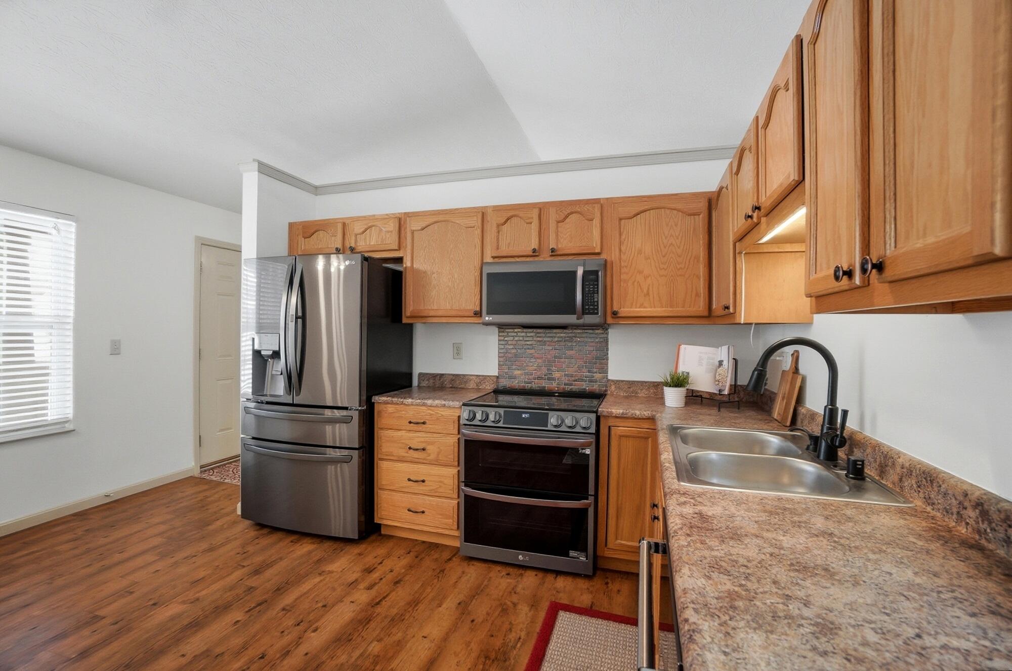 6716 Gordon Boulevard