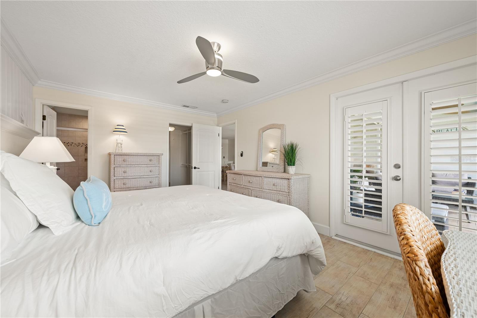 5600 BEACH WAY DR #304