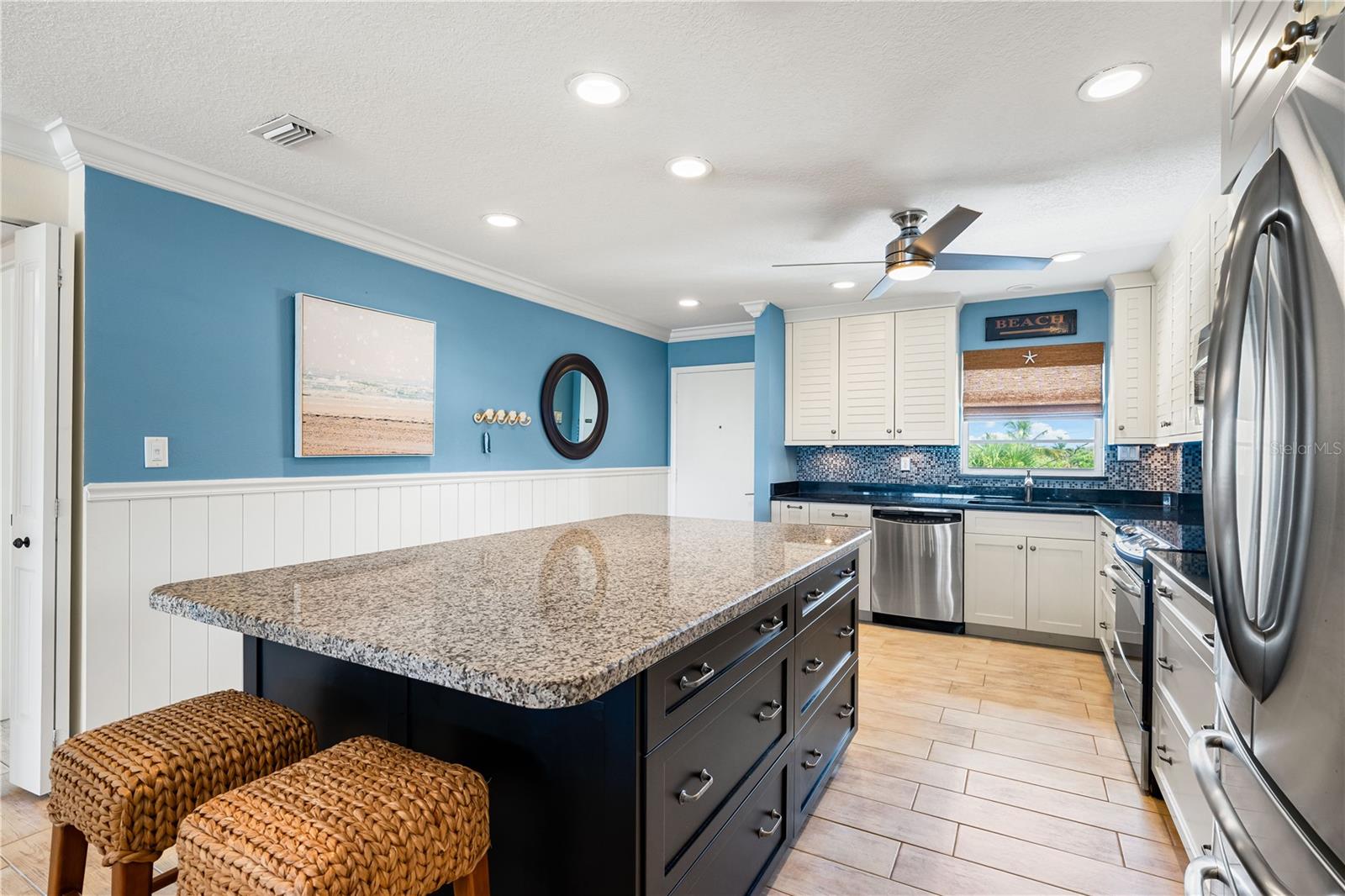 5600 BEACH WAY DR #304