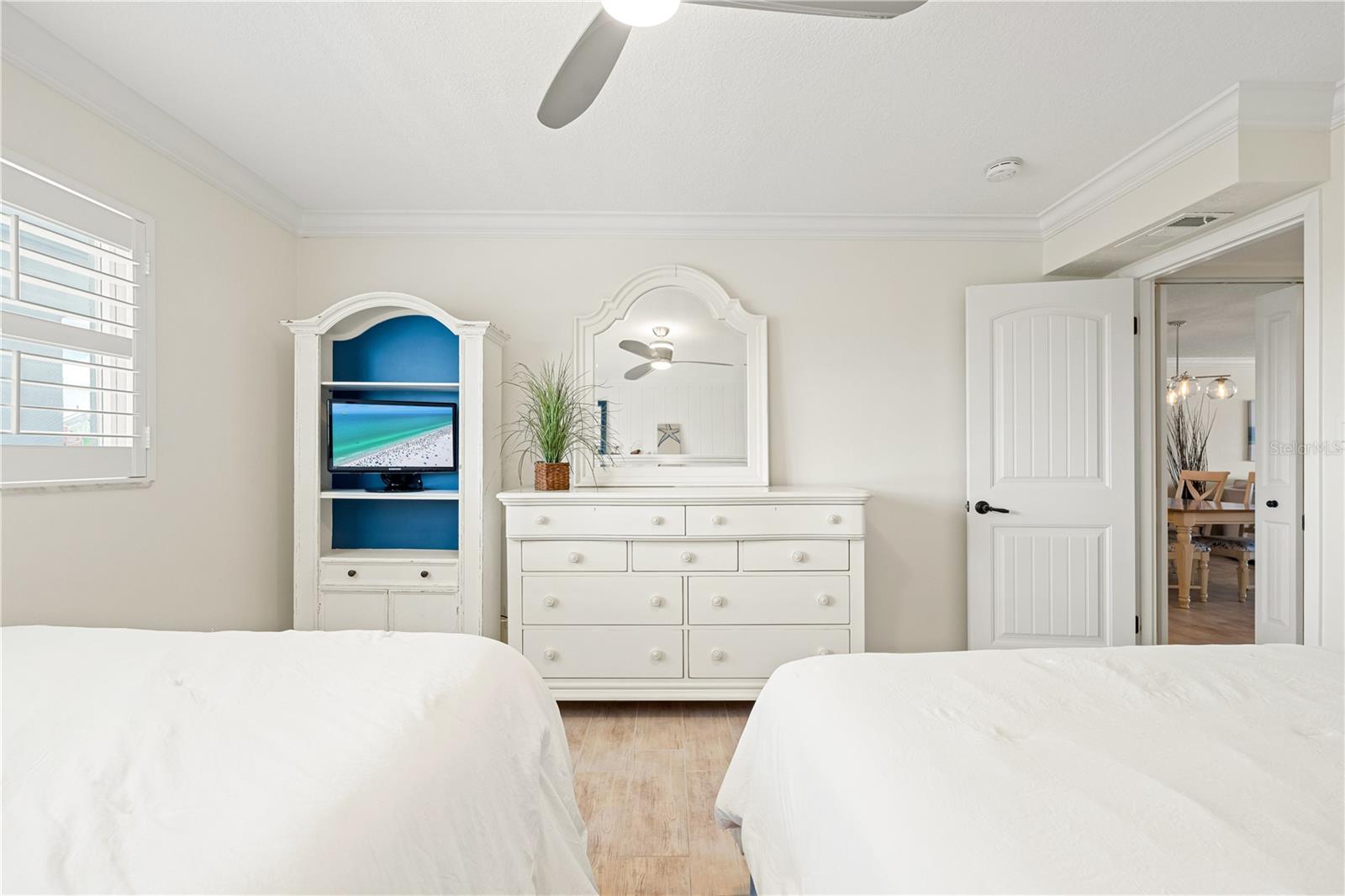 5600 BEACH WAY DR #304