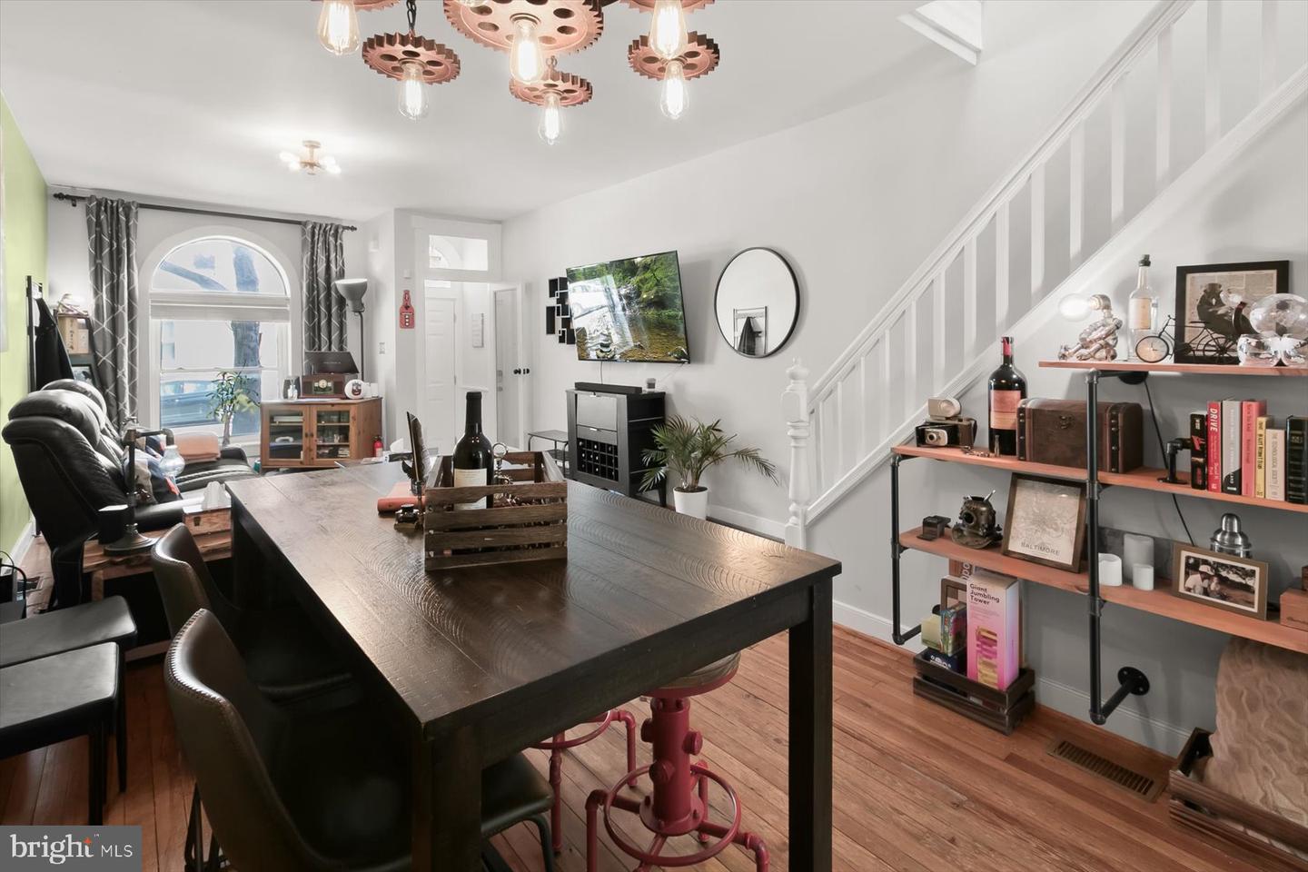 230 S East Ave