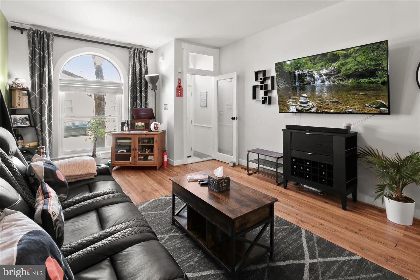 230 S East Ave
