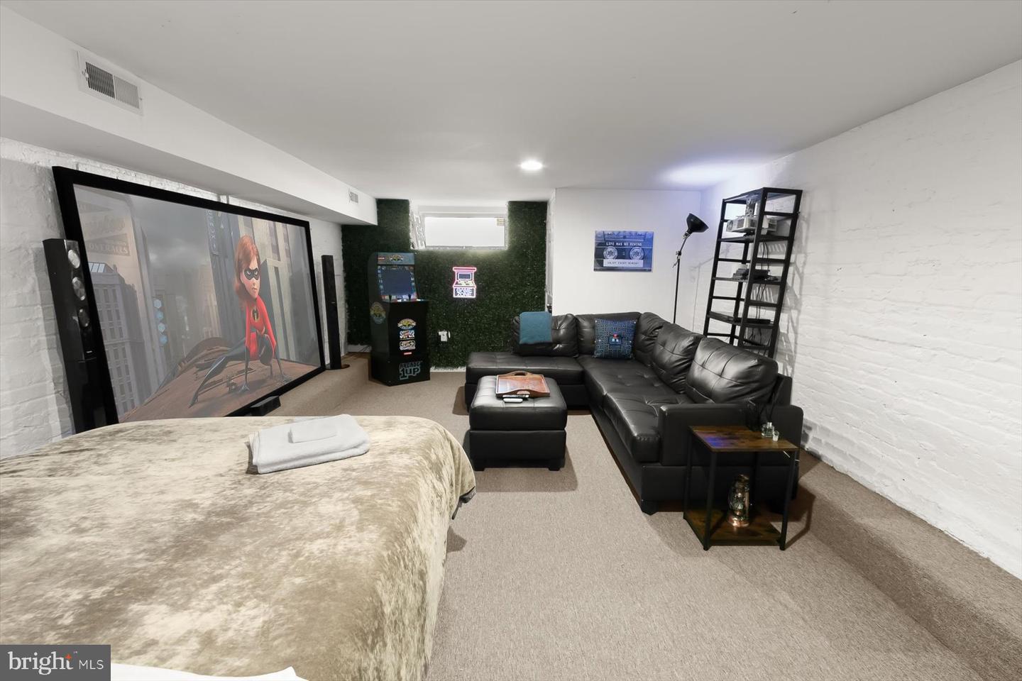 230 S East Ave