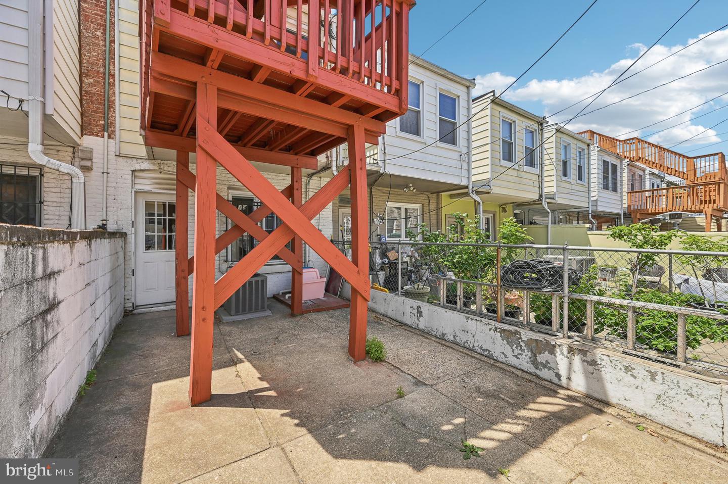 641 S Kenwood Ave
