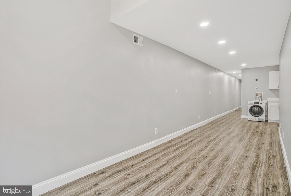 823 Newington Ave