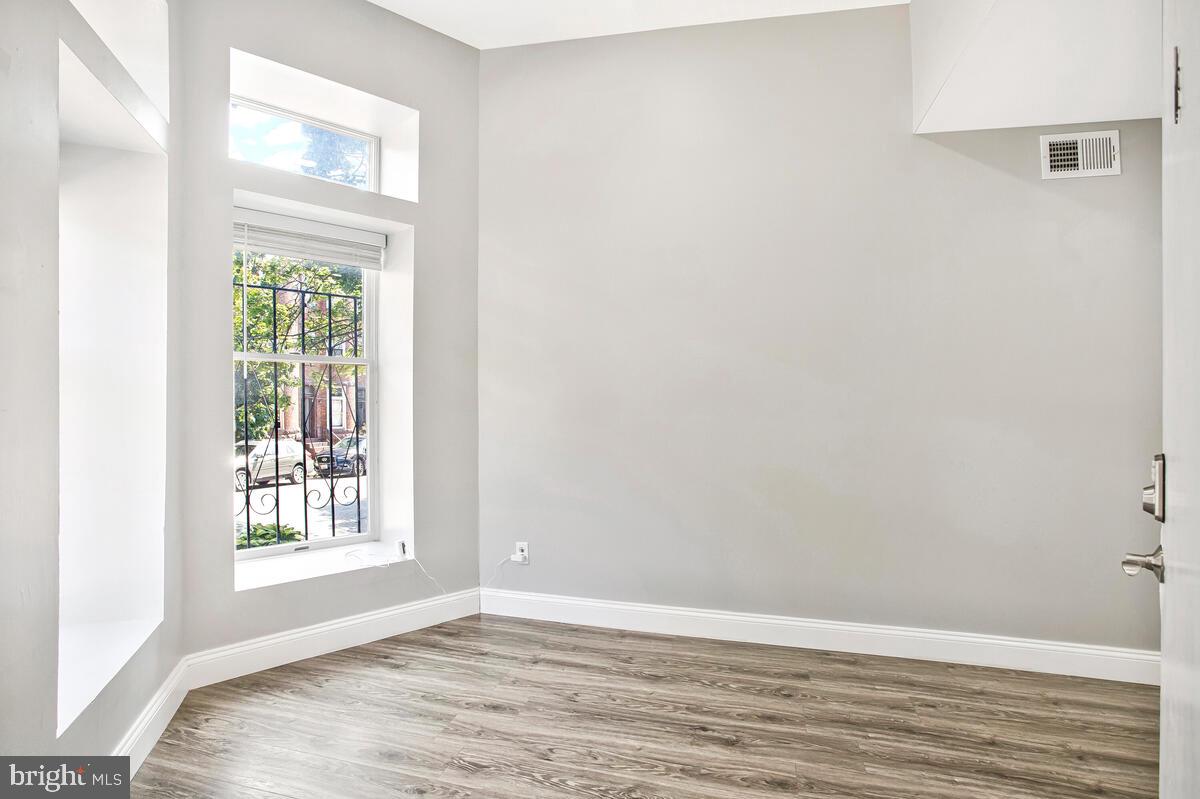 823 Newington Ave