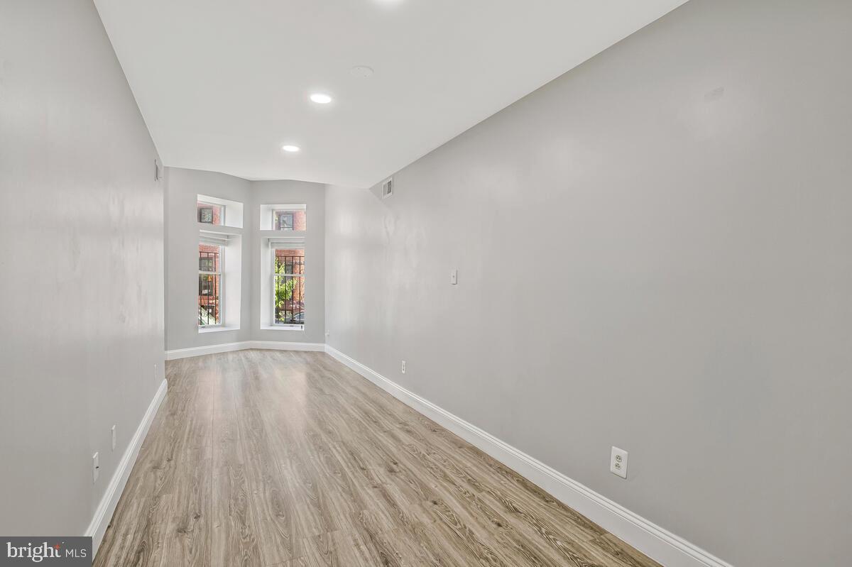 823 Newington Ave
