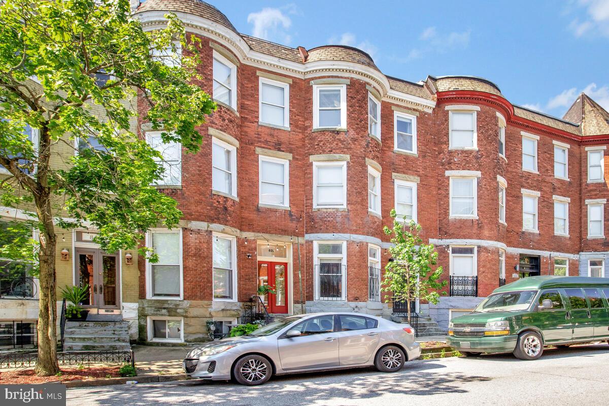 823 Newington Ave