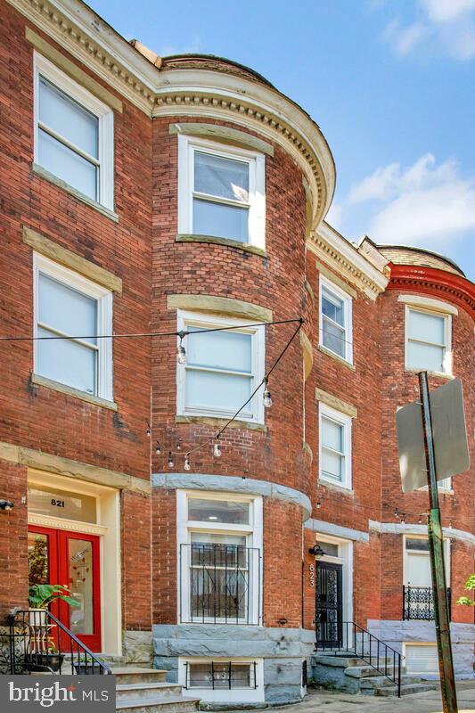 823 Newington Ave
