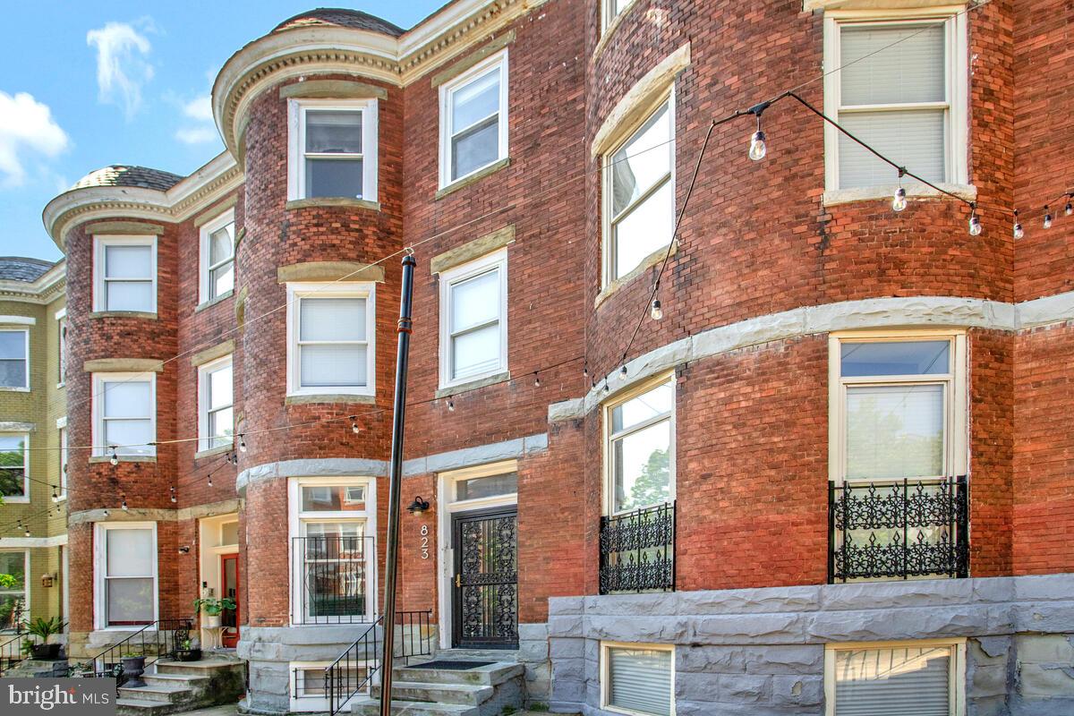 823 Newington Ave