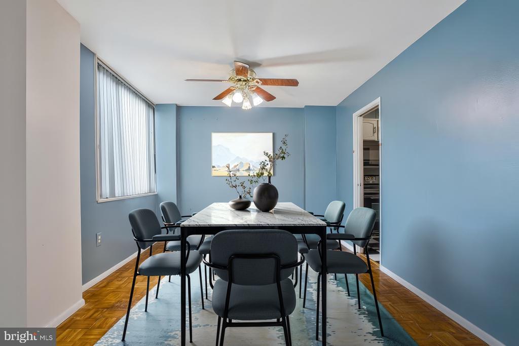 1 E University Pkwy #410