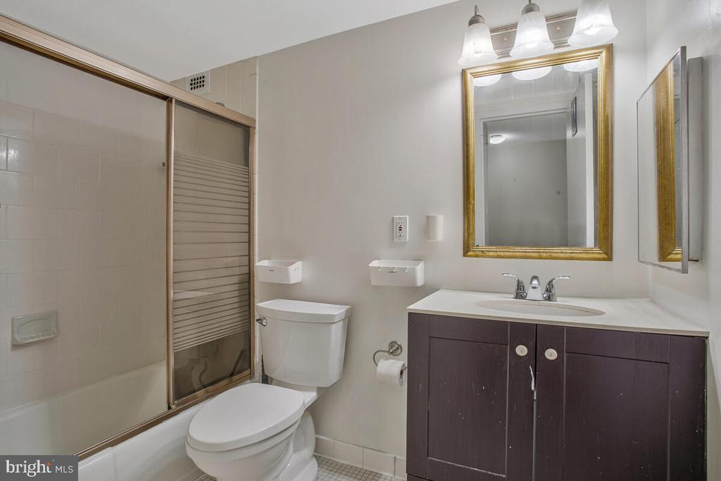 1 E University Pkwy #410