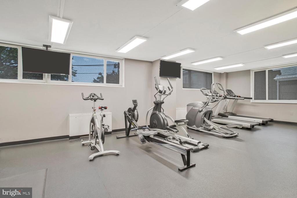 1 E University Pkwy #410