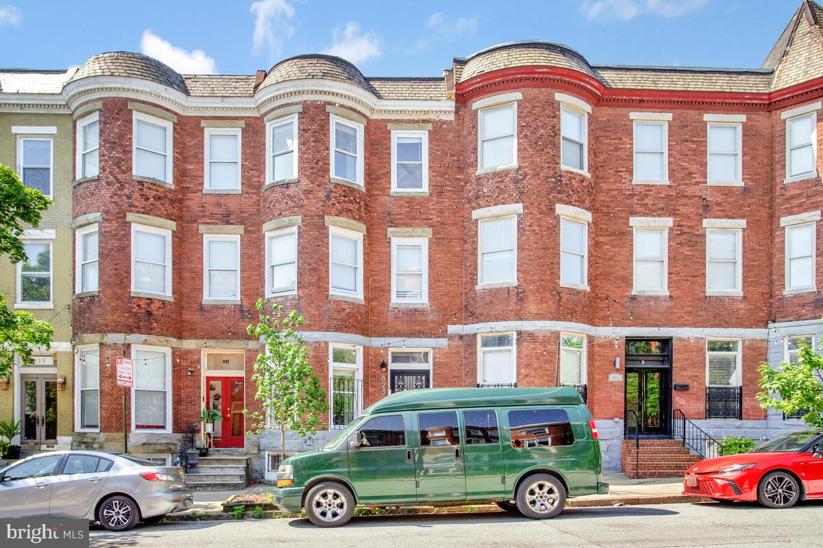 823 Newington Ave