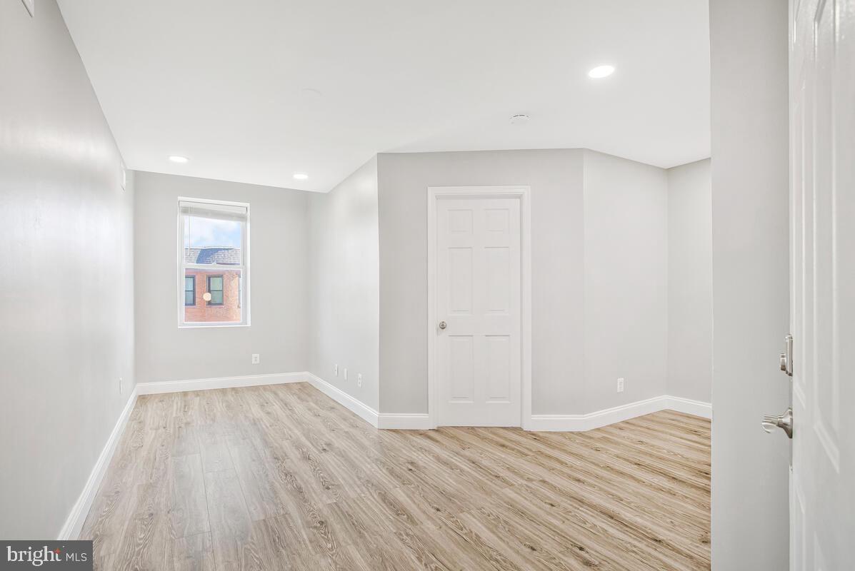 823 Newington Ave