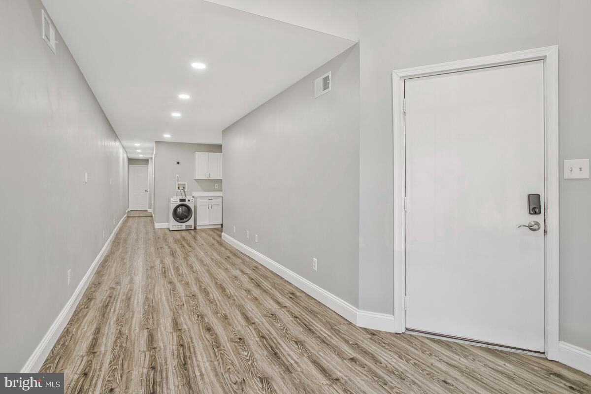 823 Newington Ave