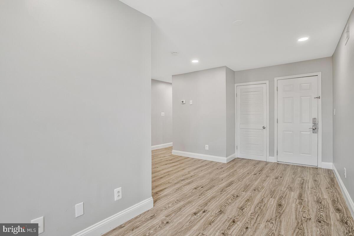 823 Newington Ave