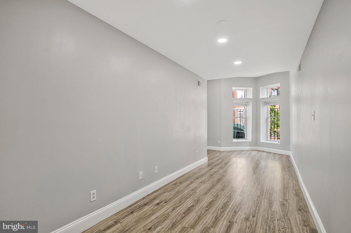 823 Newington Ave