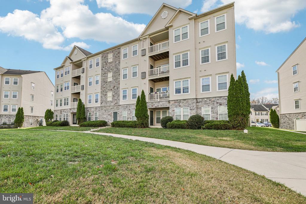 5303 WYNDHOLME CIRCLE 103