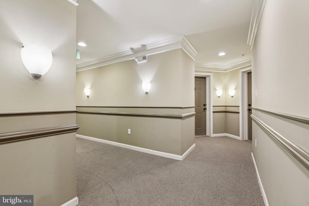 5303 WYNDHOLME CIRCLE 103