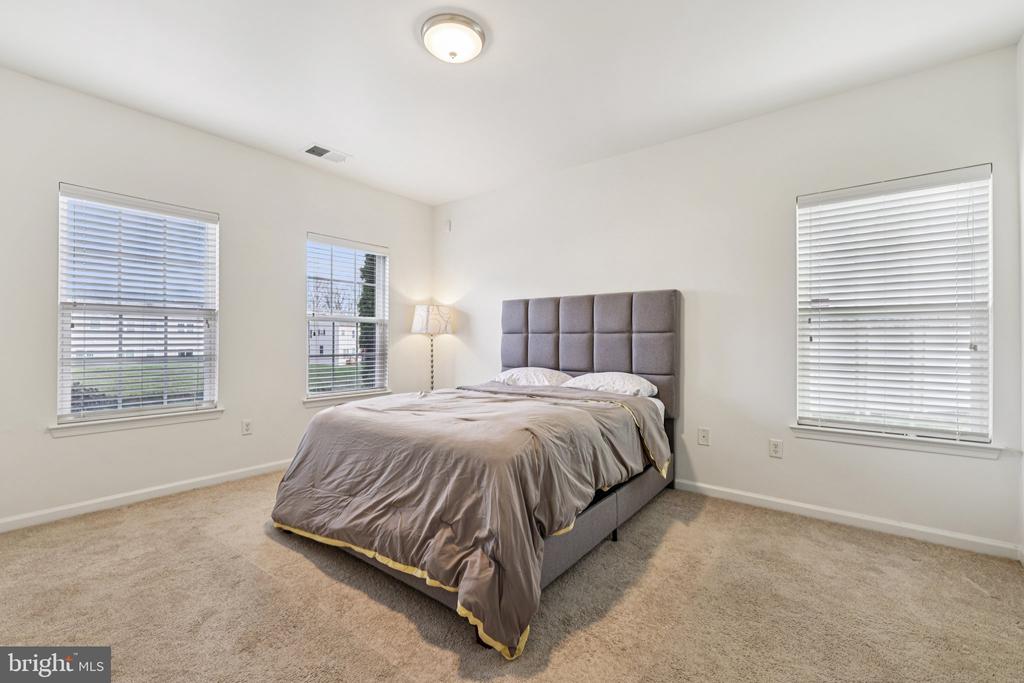 5303 WYNDHOLME CIRCLE 103