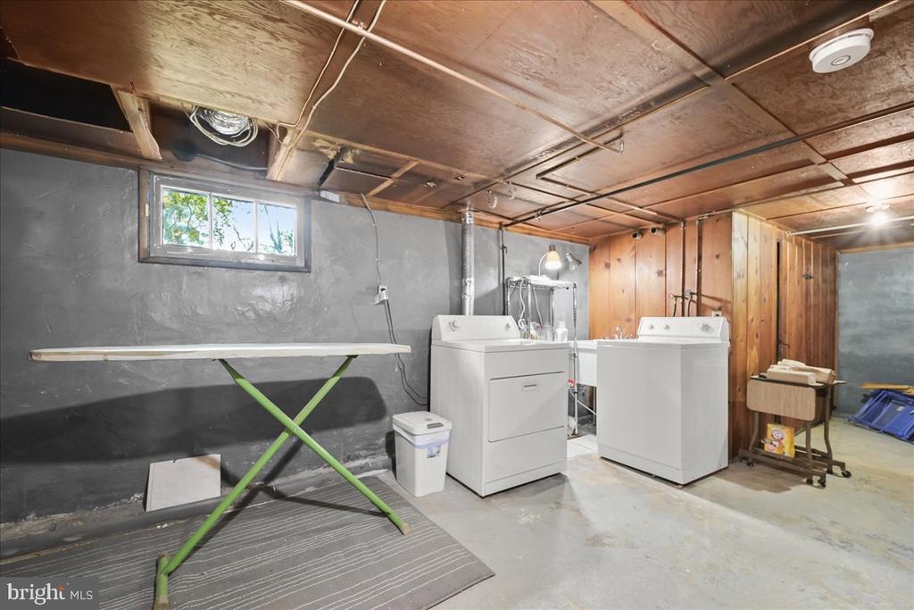 6508 Beverly Rd