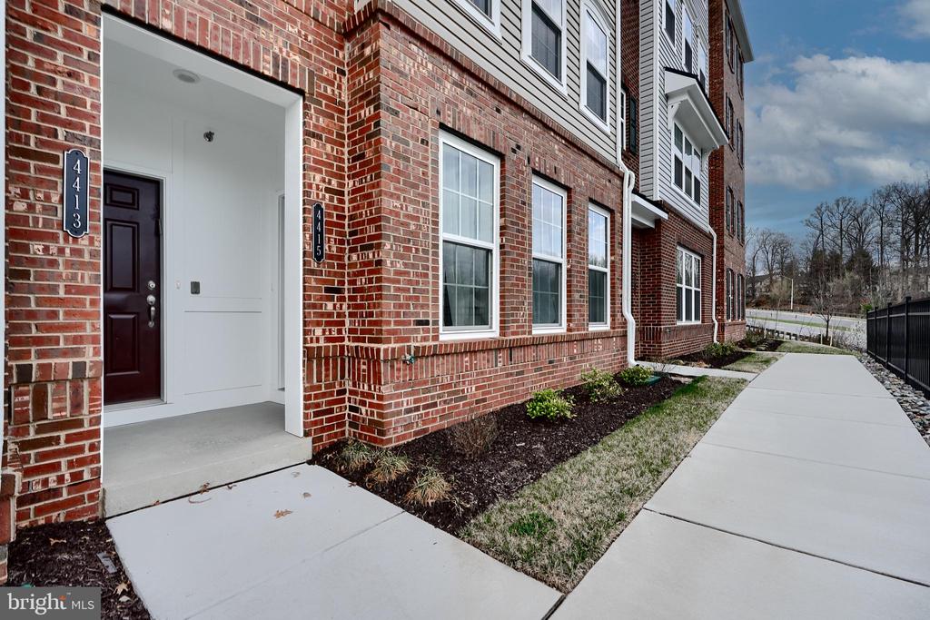 4413 Potts Ct