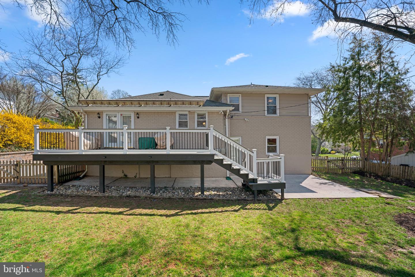 704 Shelley Rd