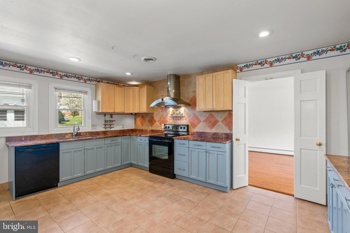 704 Shelley Rd