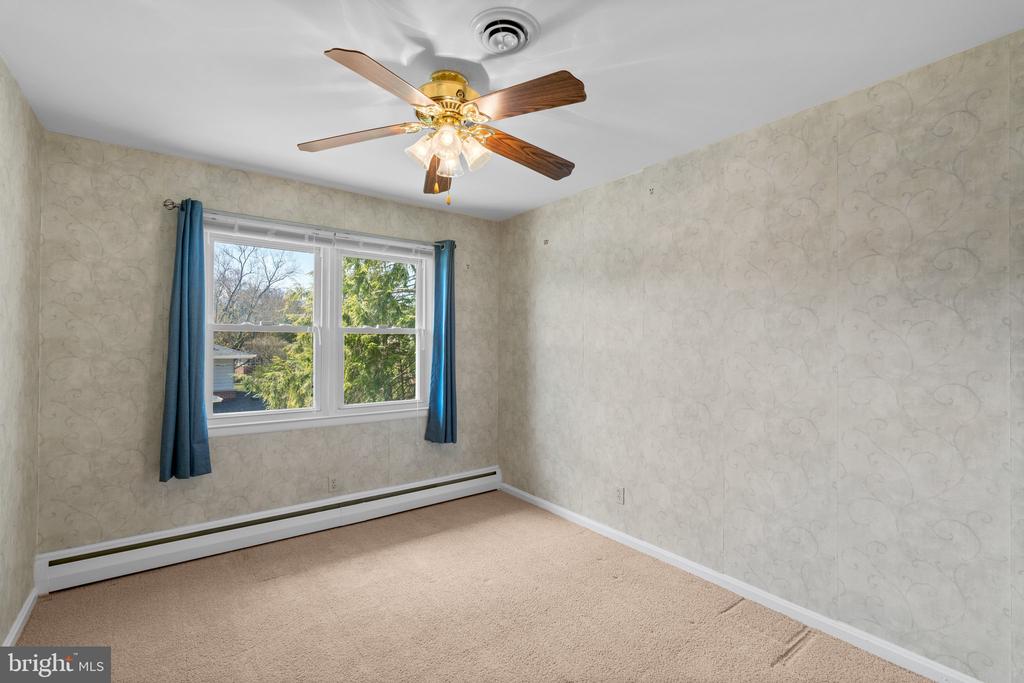704 Shelley Rd