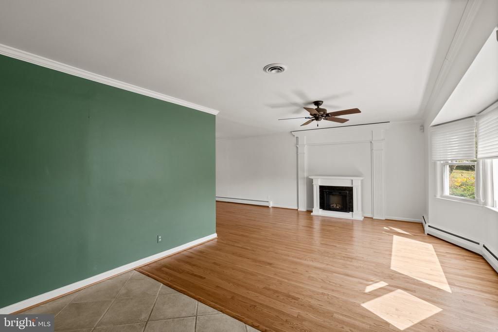 704 Shelley Rd