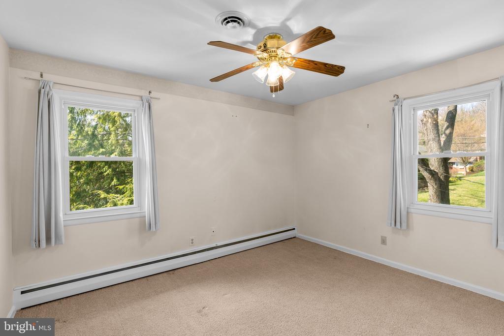 704 Shelley Rd