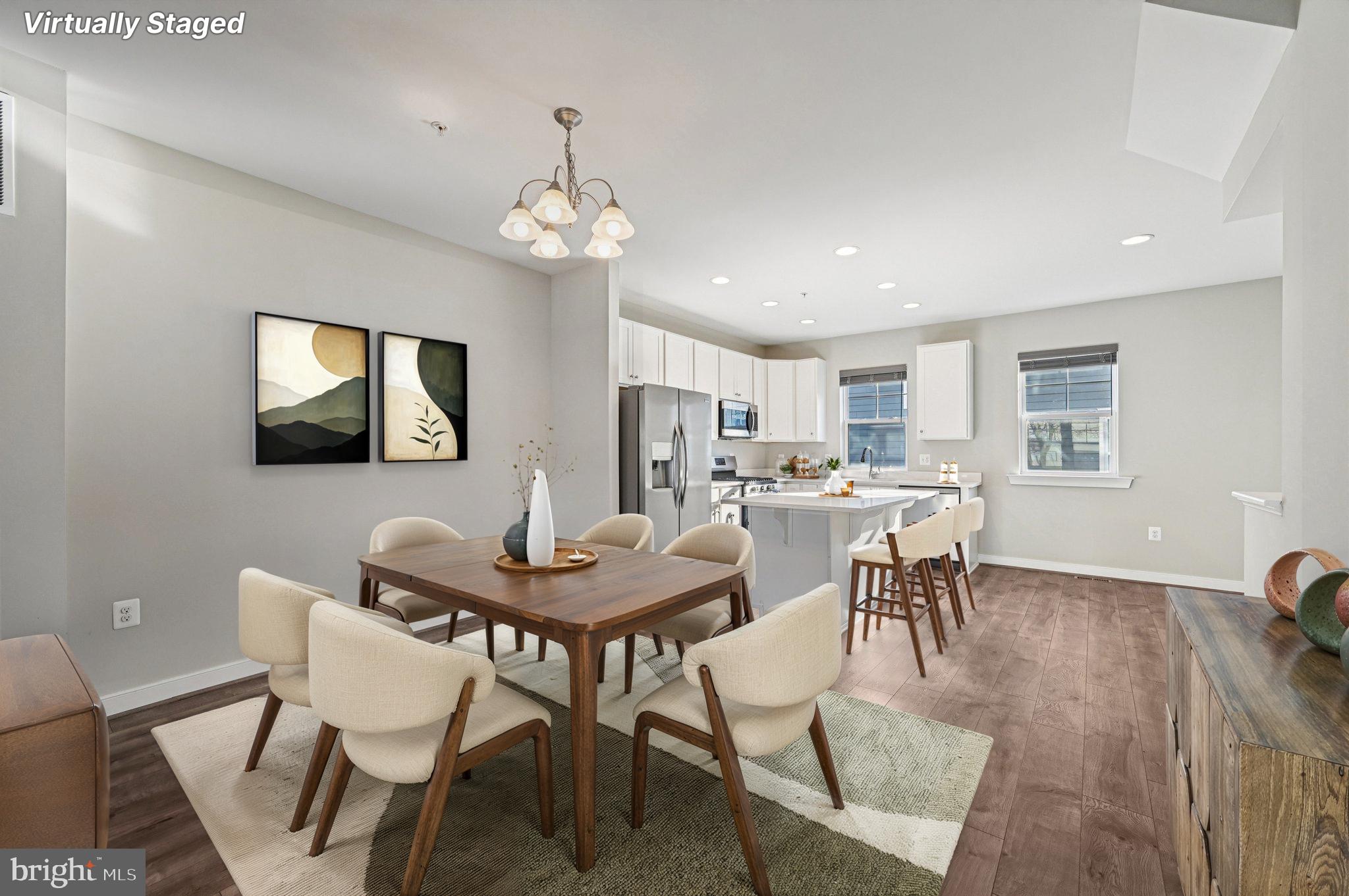 220 E PENNSYLVANIA AVENUE