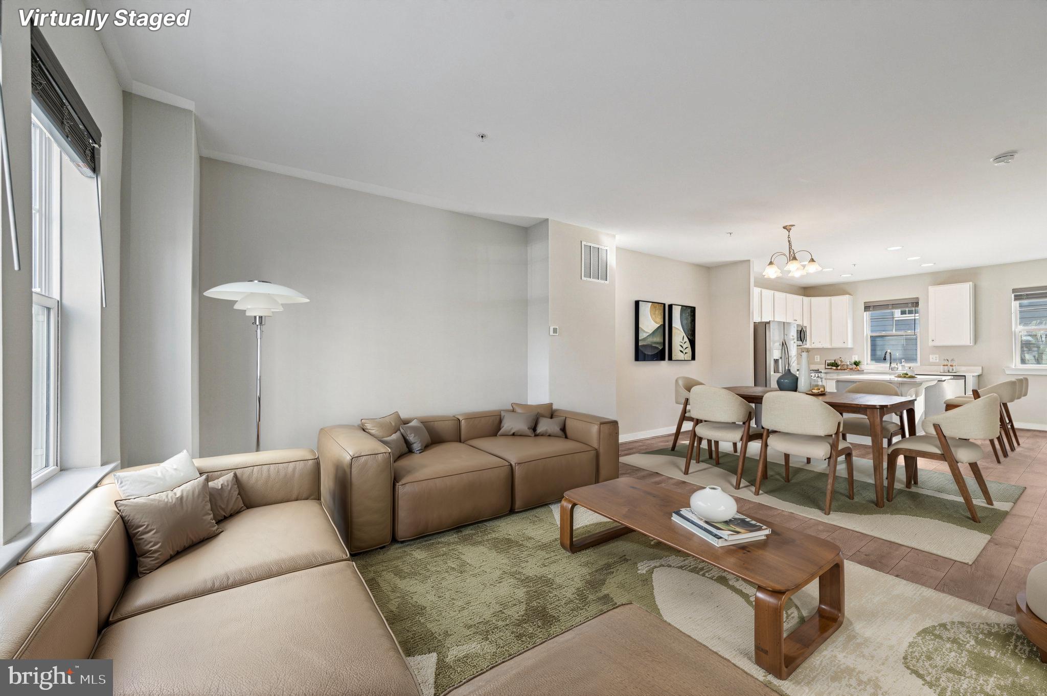 220 E PENNSYLVANIA AVENUE