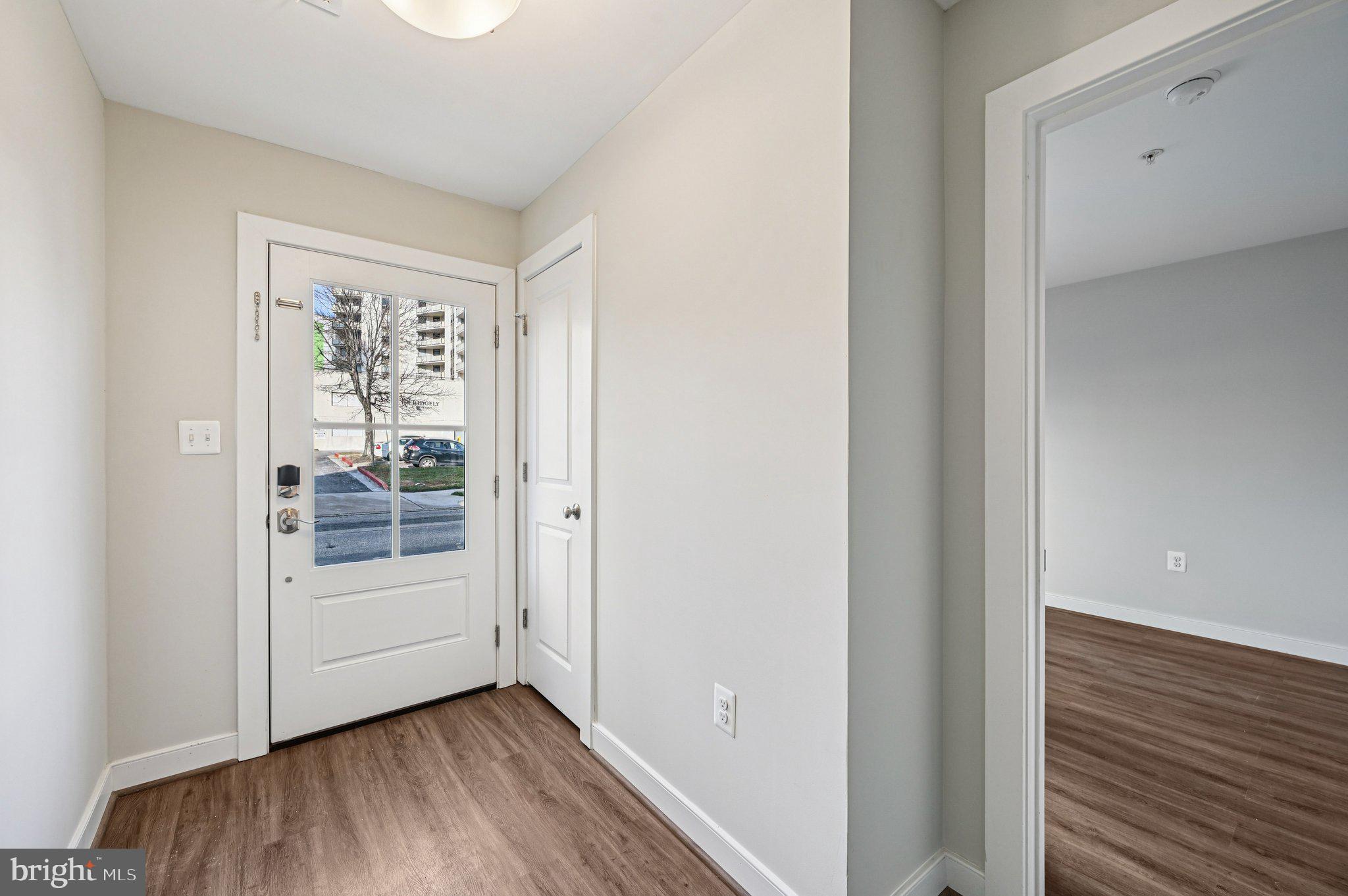 220 E PENNSYLVANIA AVENUE