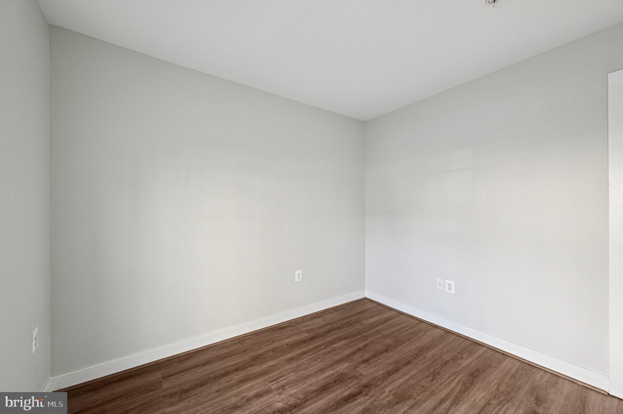 220 E PENNSYLVANIA AVENUE