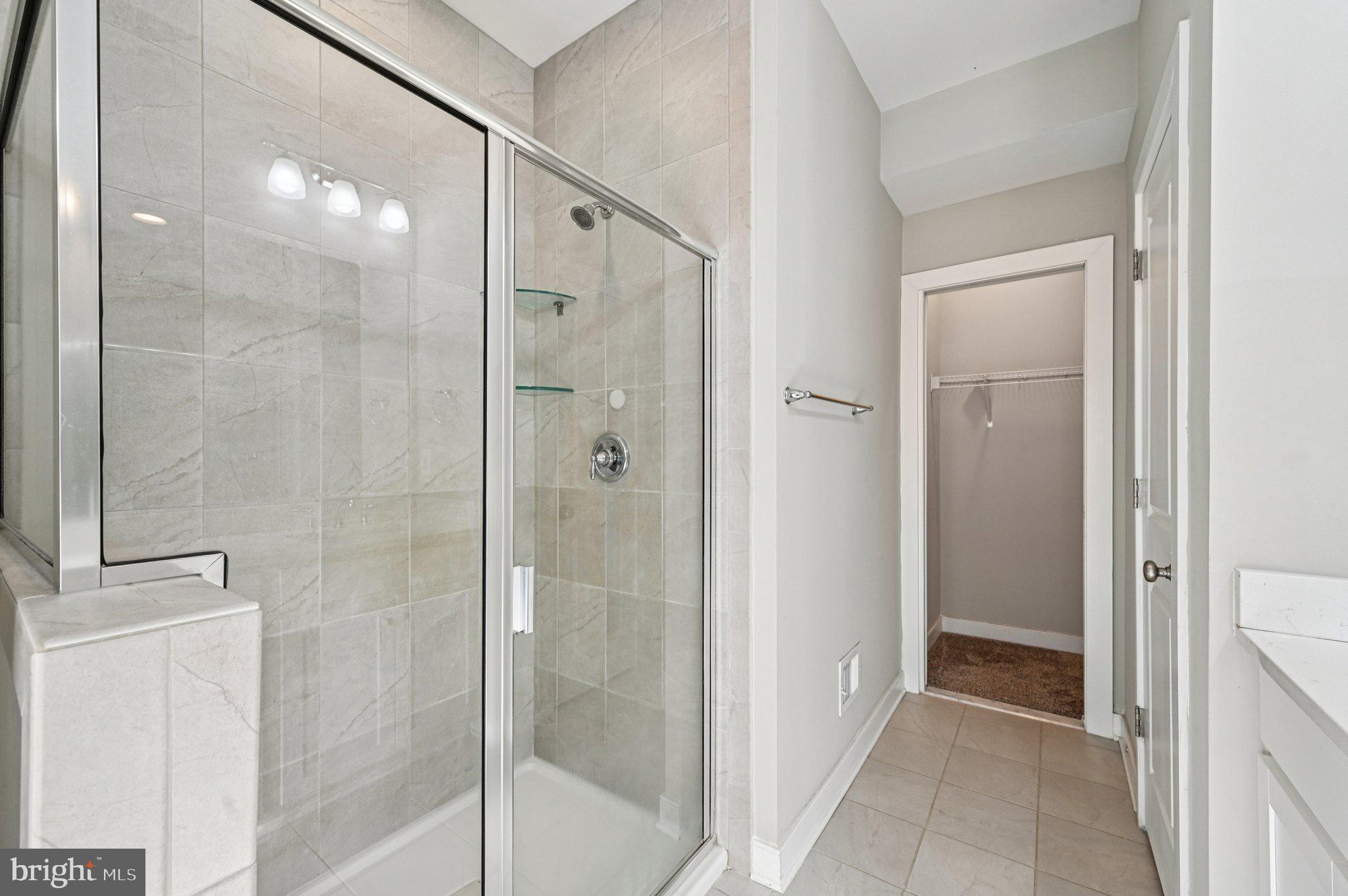 220 E PENNSYLVANIA AVENUE