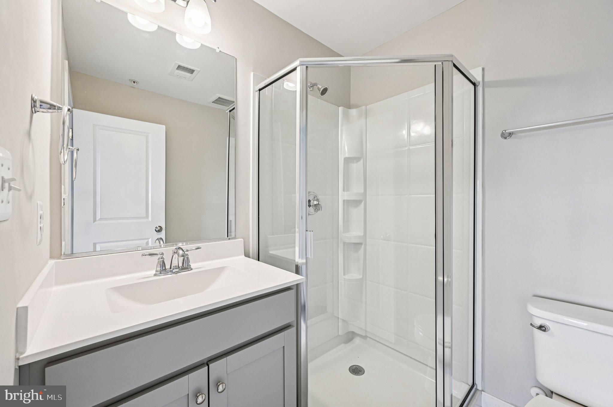 220 E PENNSYLVANIA AVENUE